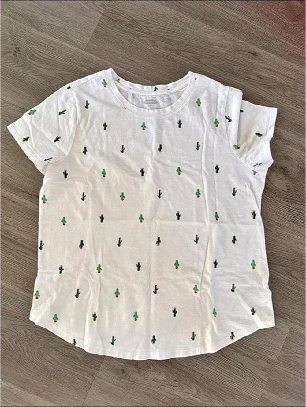Old Navy EveryWear Cactus Print Tee White & Green